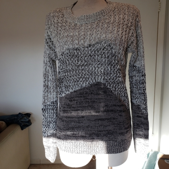 Harper Lane Crew Neck Crochet Three Shade Sweater Size S - Picture 3 of 7